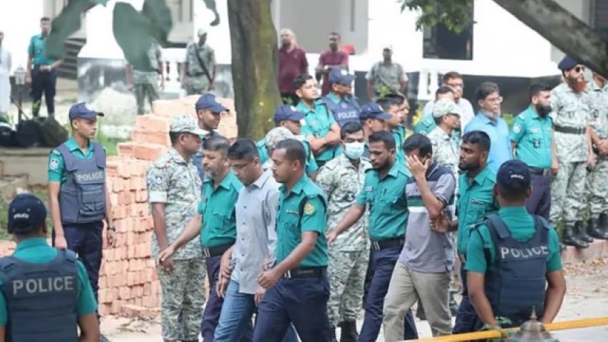 হেফাজতে থাকা ১৫ সেনা কর্মকর্তাকে আনা হলো ট্রাইব্যুনালে